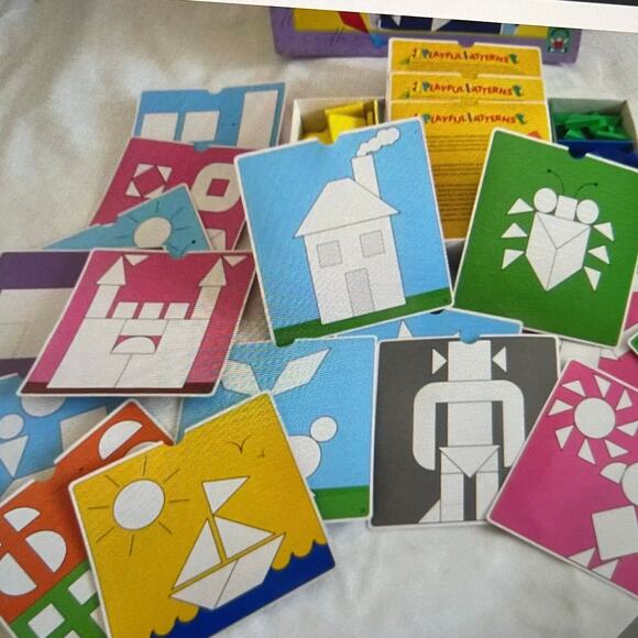 Vintage 1991 Discovery Toys Playful Patterns Design Shape Activity Game - Picture 11 of 11